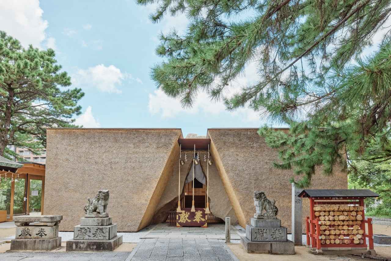 Image 1: I want my relationship with my favorite idol and my future together to come true. Torikai Hachimangu Shrine (Fukuoka), the forefront of prayer