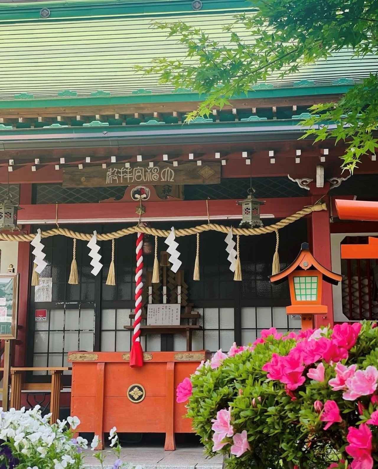 Image 1: 11 recommended power spots for your favorite idol. Shrines across Japan where you can pray for good luck for your idol and yourself