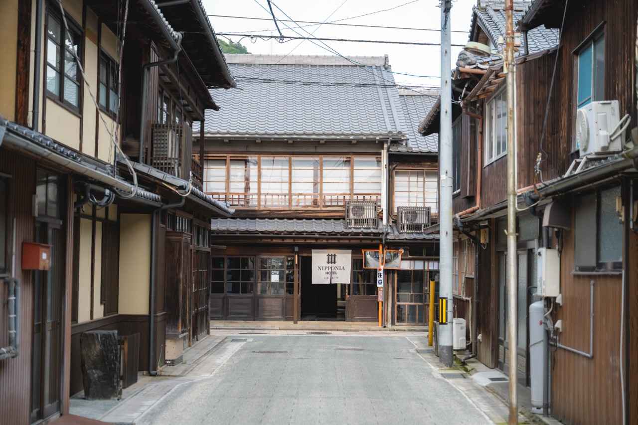 画像1: 城下町で贅沢ホテルステイ「NIPPONIA HOTEL 大洲 城下町」