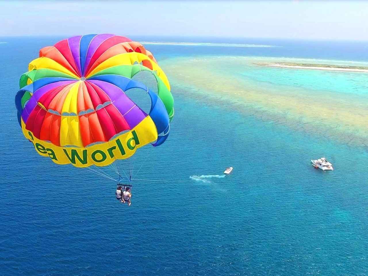 Image 1: "Parasailing" - a stroll through the air over the beautiful ocean (Okinawa Prefecture)