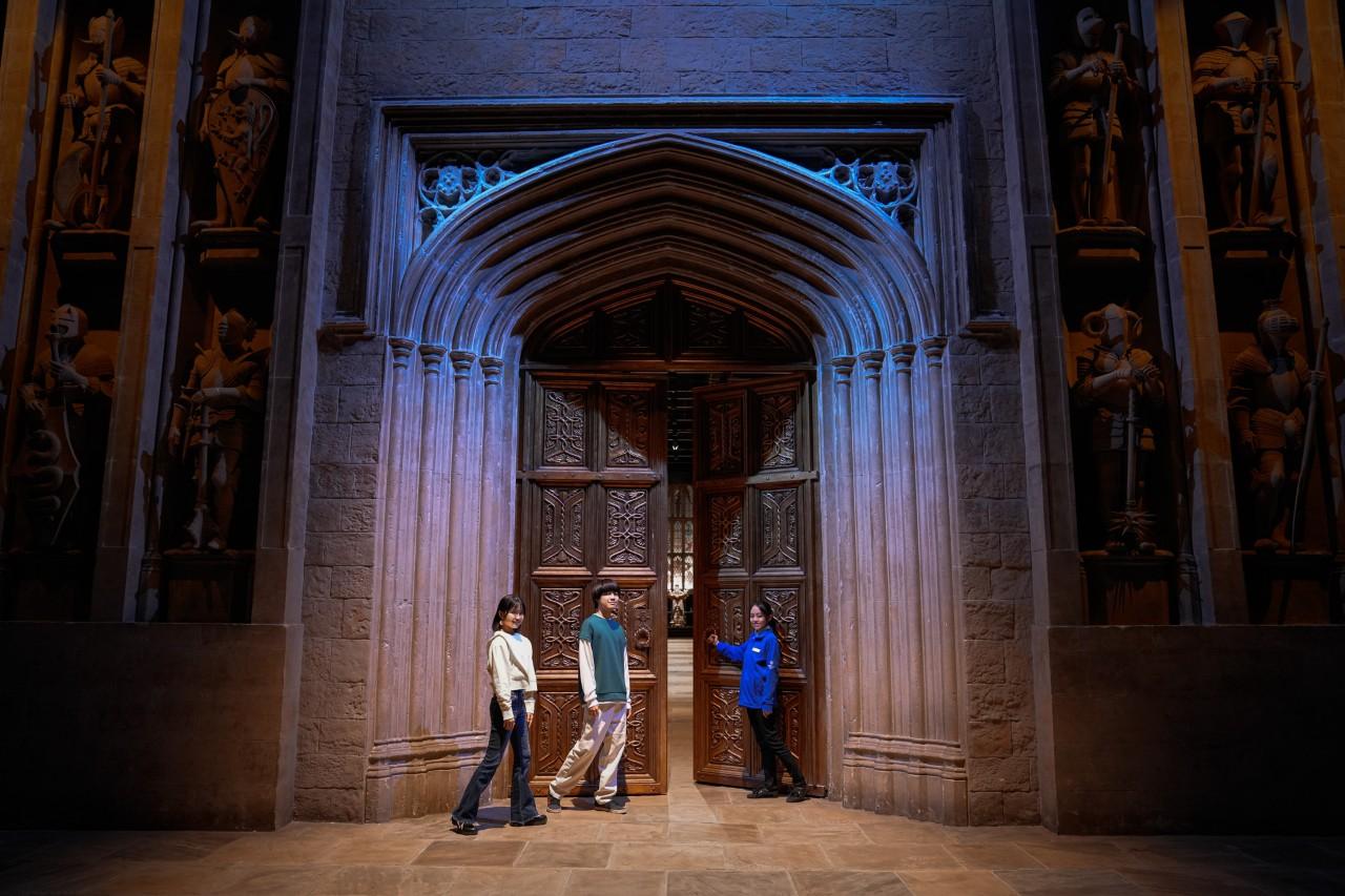 Image: Warner Bros. Studio Tour Tokyo - The Making of Harry Potter. (Great Hall entrance)
