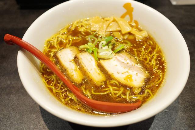 Image 3: The perfect way to end your night in Asahikawa. The ultimate soy sauce ramen at "Ramen Kasui"