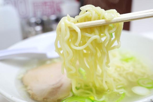 Photo 6: A bowl that overturns the common sense of Asahikawa ramen. Discover real salt at "Ramen Sugawara Main Branch"