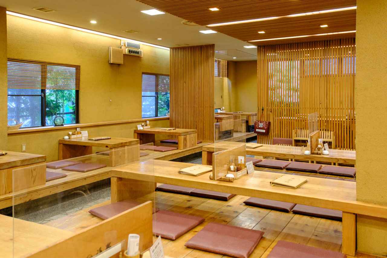 画像: 「釜揚げうどん」の元祖として知られる老舗。創業100年を超える歴史をもつ