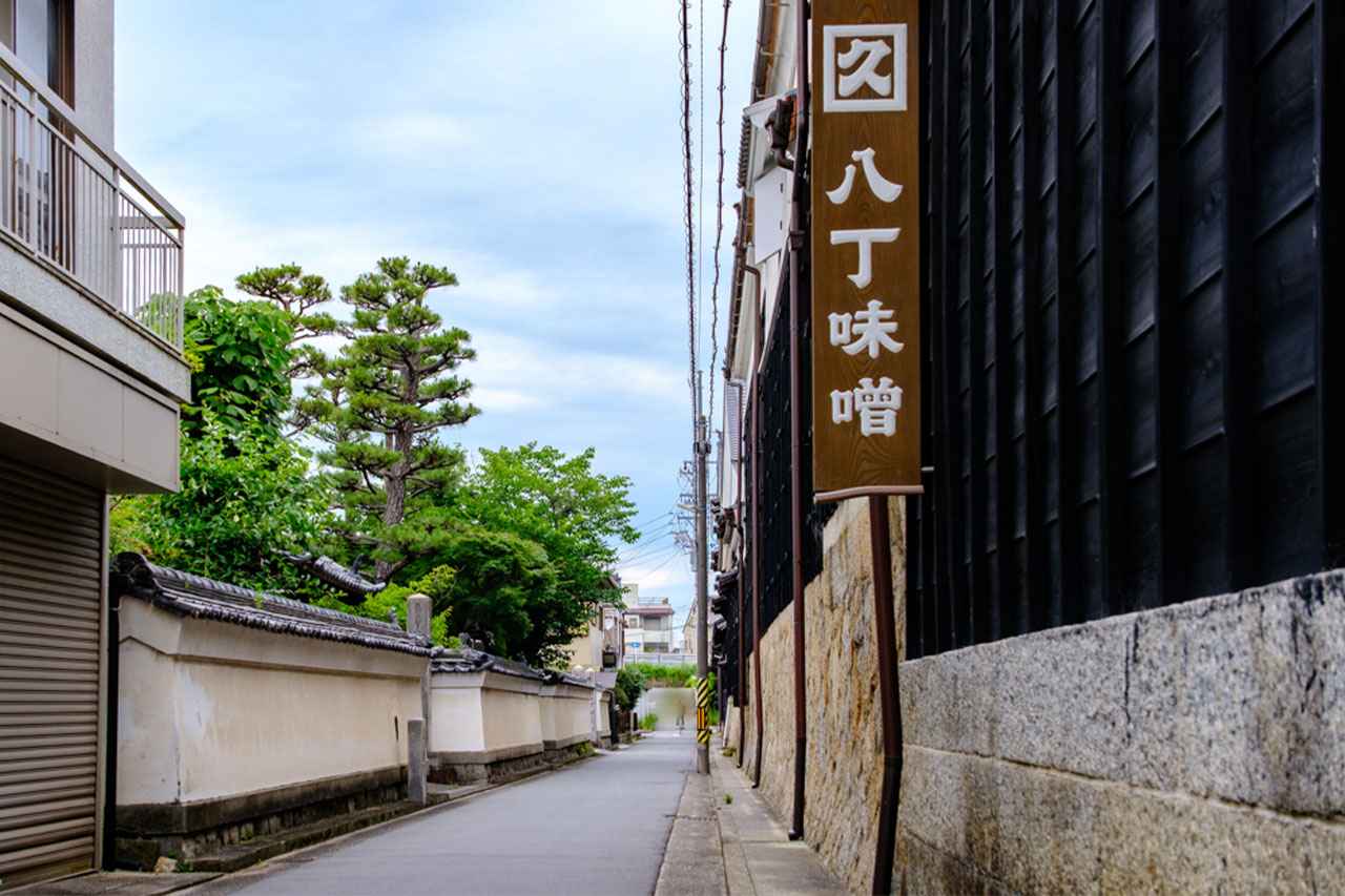 Photo: Hatcho Miso Street is a historical walking trail where you can experience Okazaki's food culture, lined with miso breweries that have been in business for over 300 years.