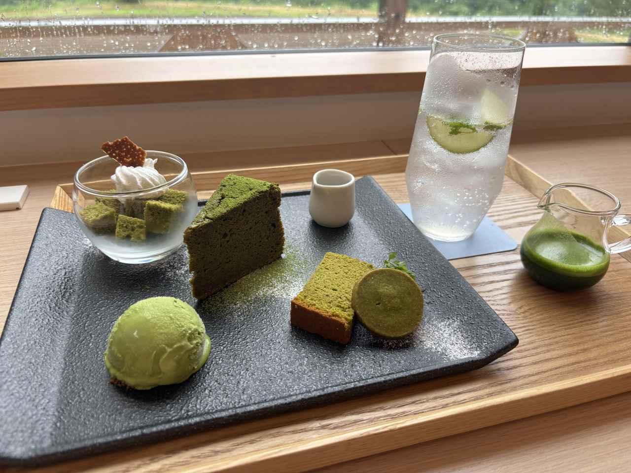 画像: 「抹茶づくし」と「とくべつ抹茶スパークリング」