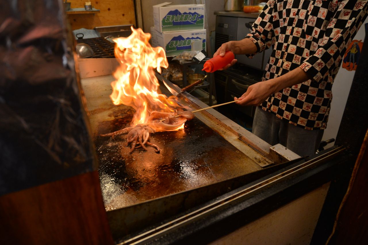 画像3: 【イカ焼き】約50cm大でスパイシーさも美味な「山賊海賊」のジャンボ串