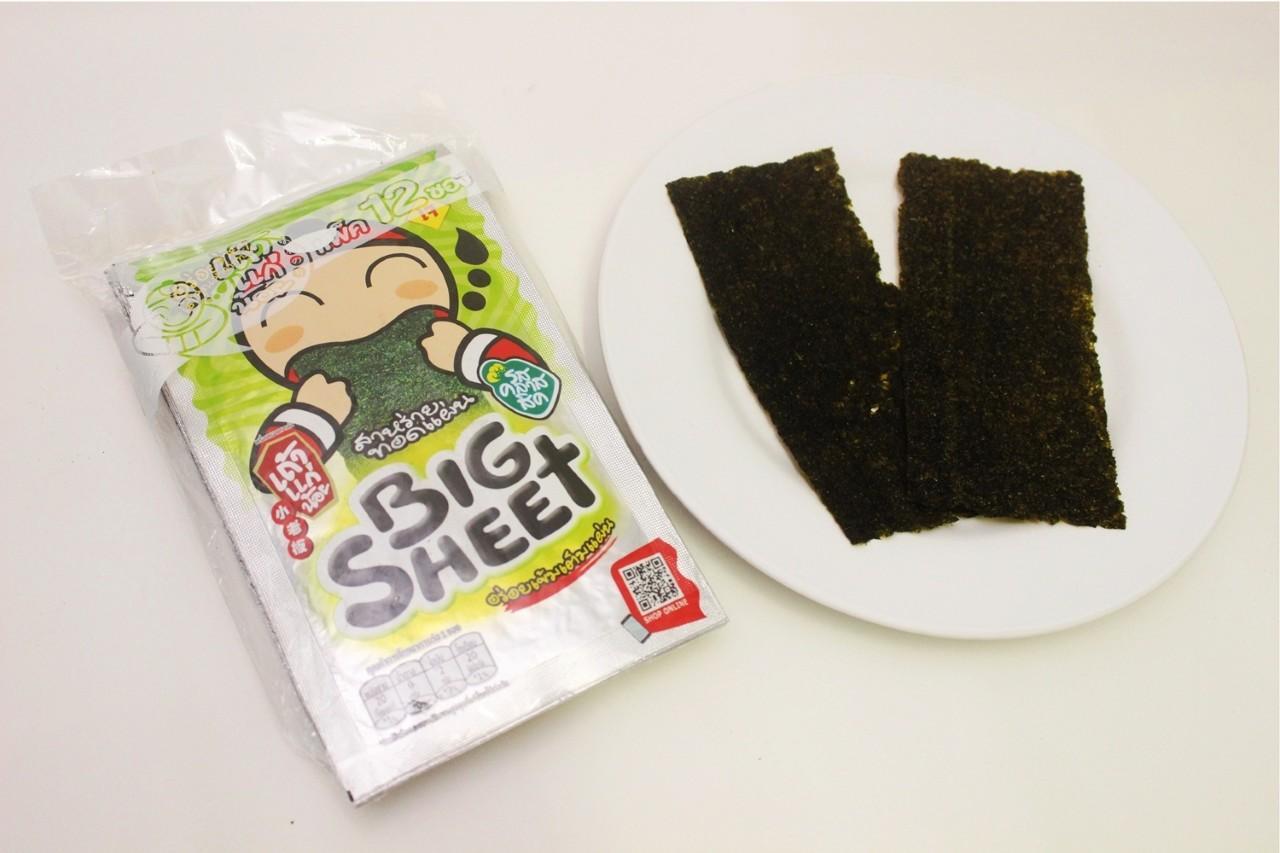画像: 海苔スナック（3.2g✕12袋入り）60バーツ（日本円で約275円 ※Fuji Superでの小売価格）