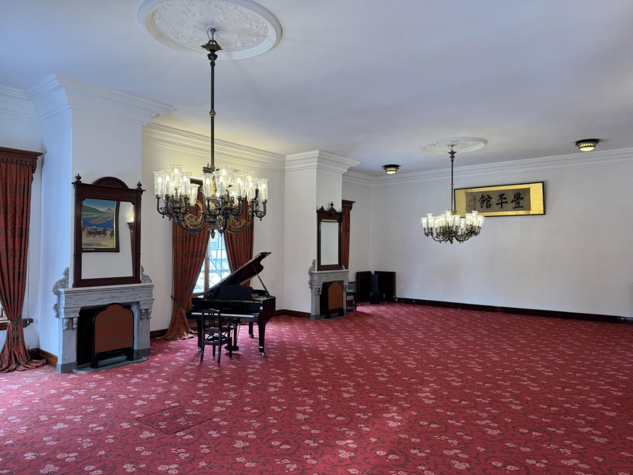 画像2: 【札幌】開拓使時代の歴史に触れる、日本最古の木造ホテル「豊平館」