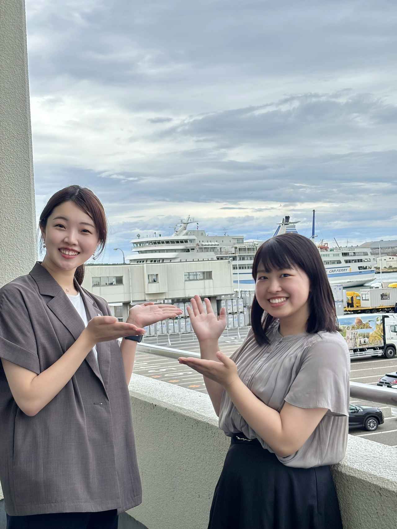 画像: 今回ご案内いただいたのは佐渡汽船の近嵐さん、実は大学の同級生なんです！お互い海と空のお仕事を頑張っております！