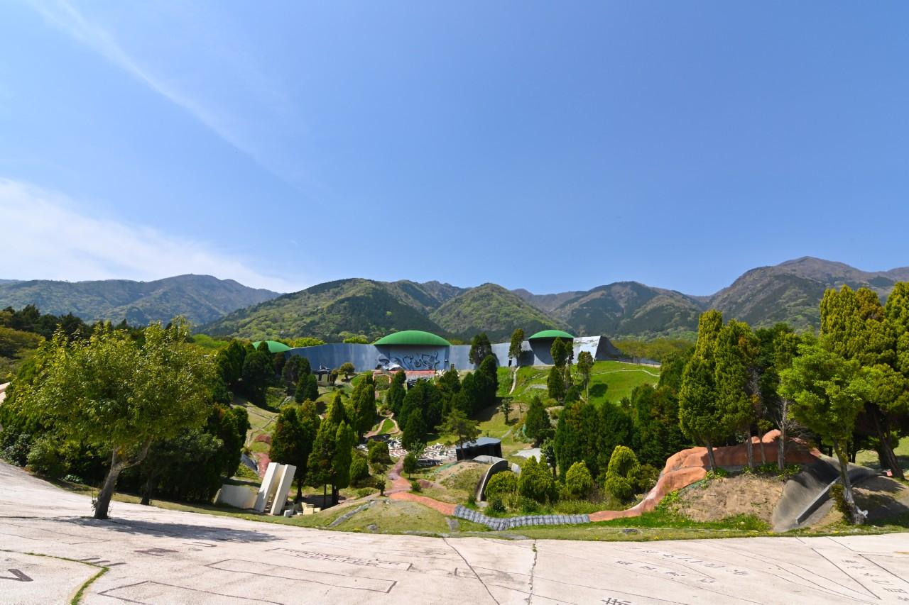 画像: © 1997 Reversible Destiny Foundation. Reproduced with permission of the Reversible Destiny Foundation