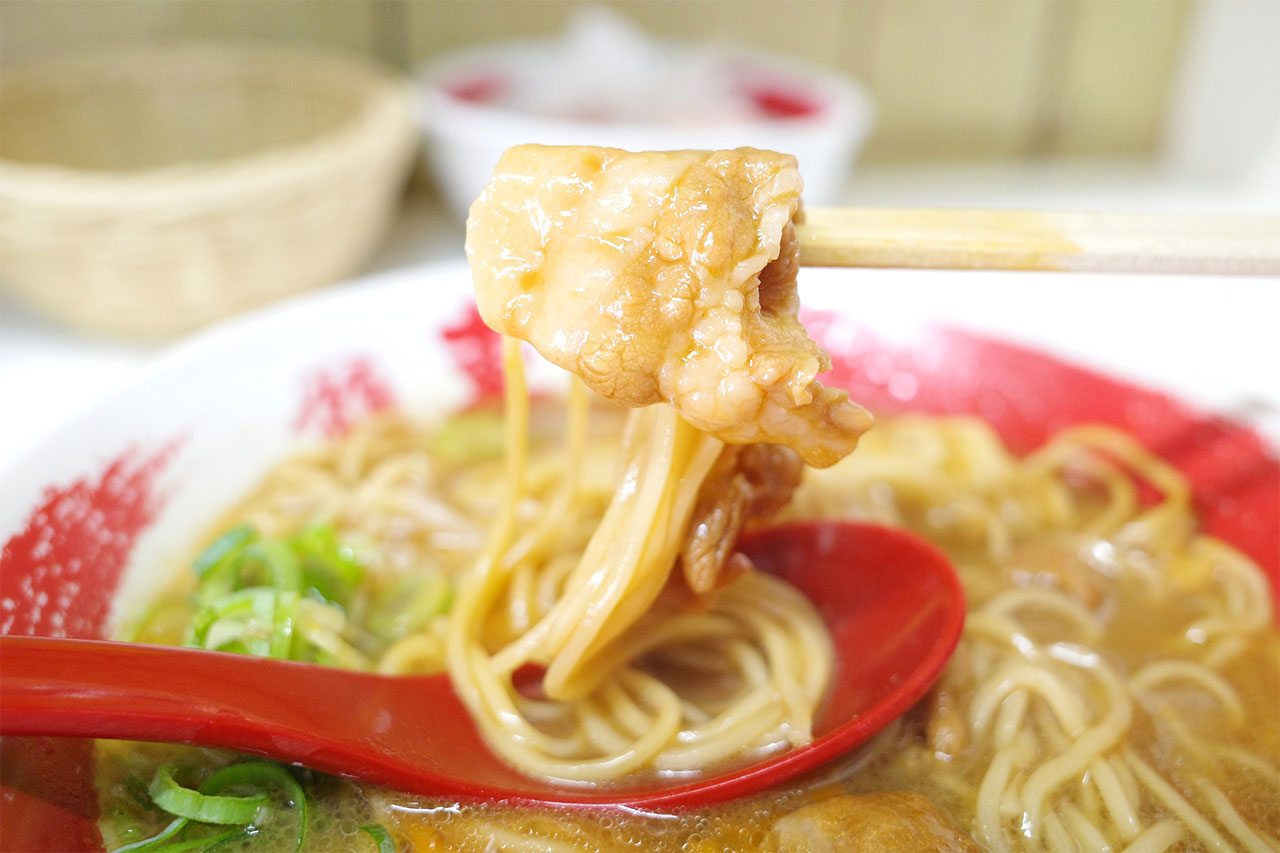 画像7: 無料生卵＆無限ライス付きで満腹必至！徳島ラーメンといえば「ラーメン東大 大道本店」