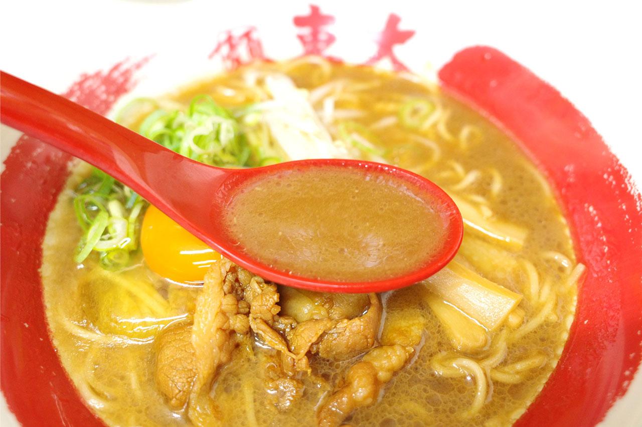 画像6: 無料生卵＆無限ライス付きで満腹必至！徳島ラーメンといえば「ラーメン東大 大道本店」