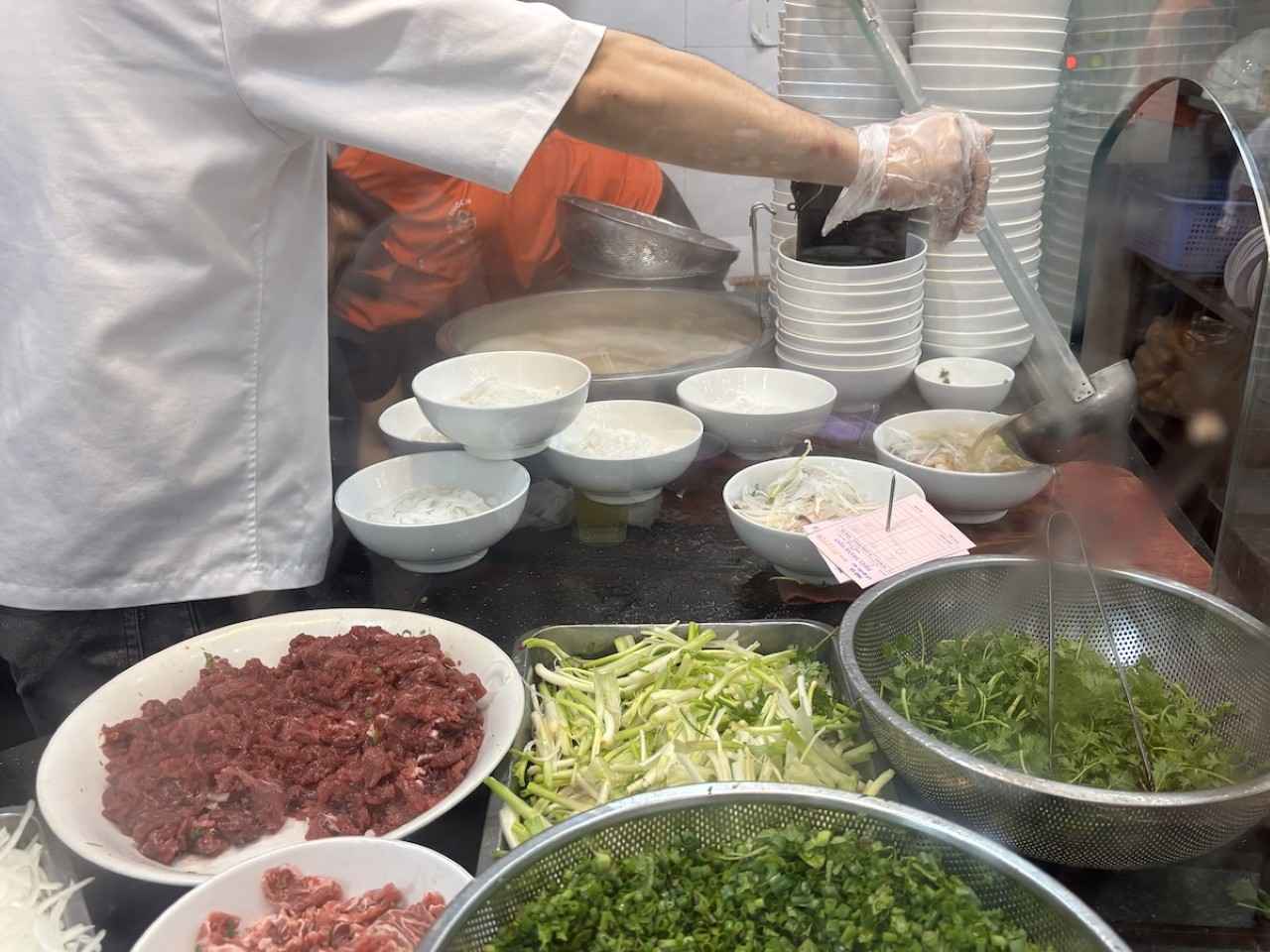 画像2: ベトナムの朝ごはんといえば「フォー」