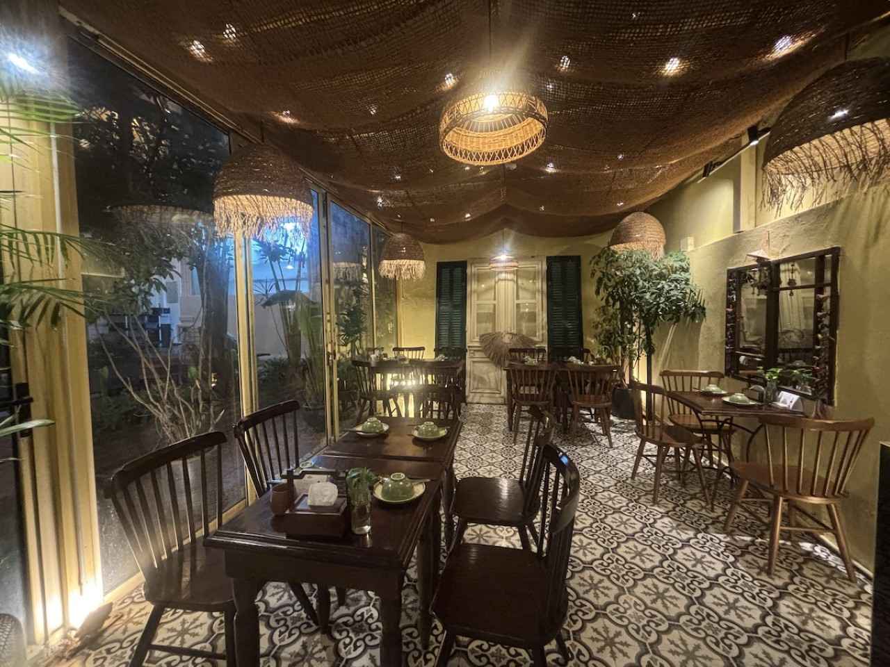 画像3: ハノイに戻り、ディナーは「蓮料理」に舌鼓