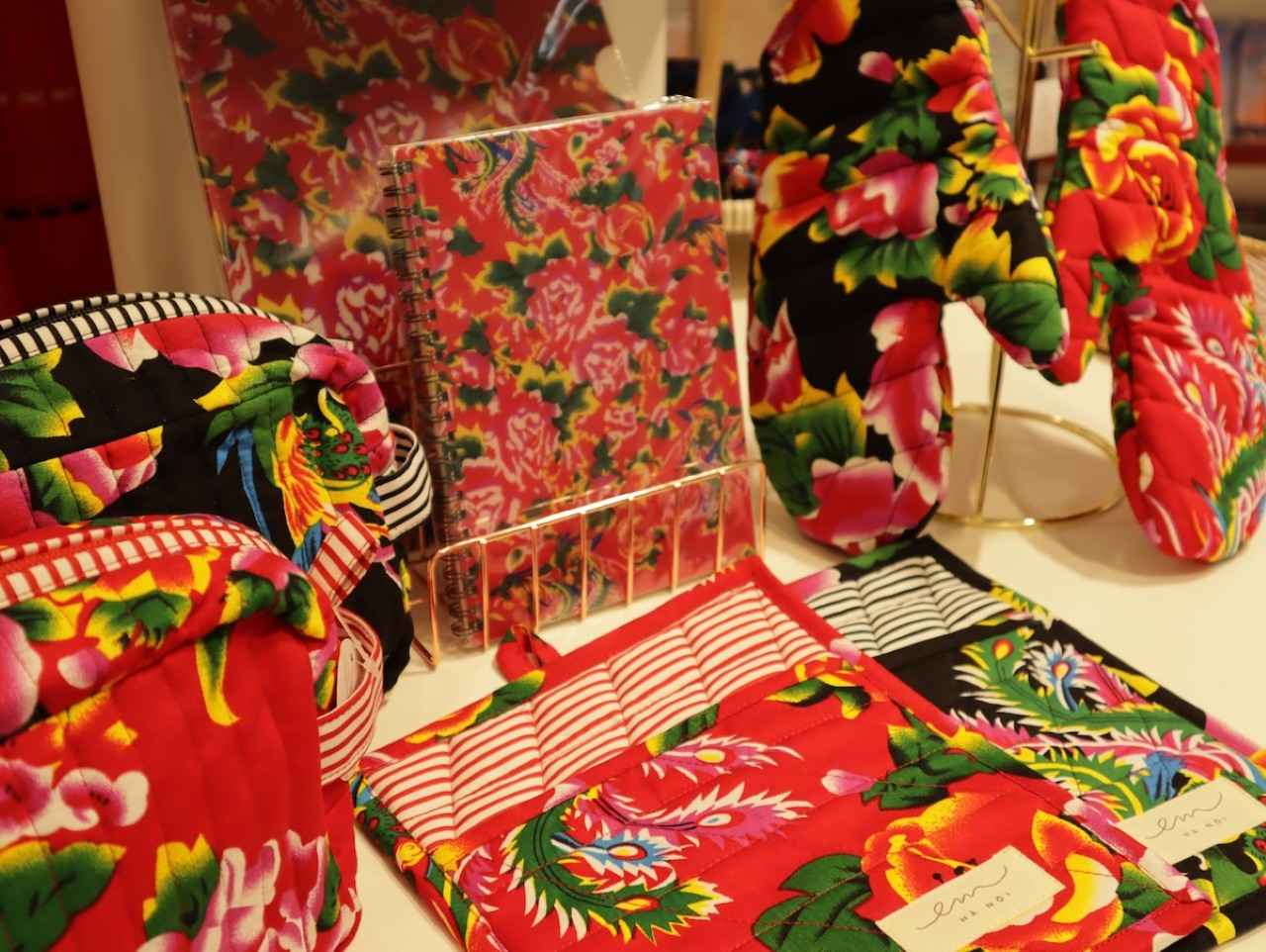 画像3: 日本人オーナーのショップで安心のお土産探し