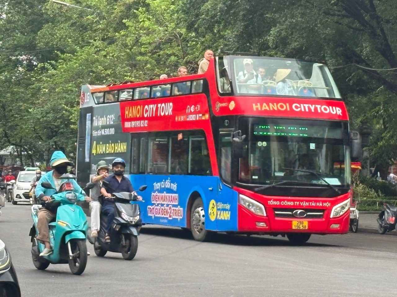 画像: 2階建て観光バスに乗って名所巡り