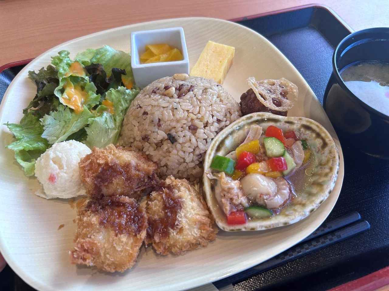 画像: 発掘プレート ※季節によりメニューが異なります