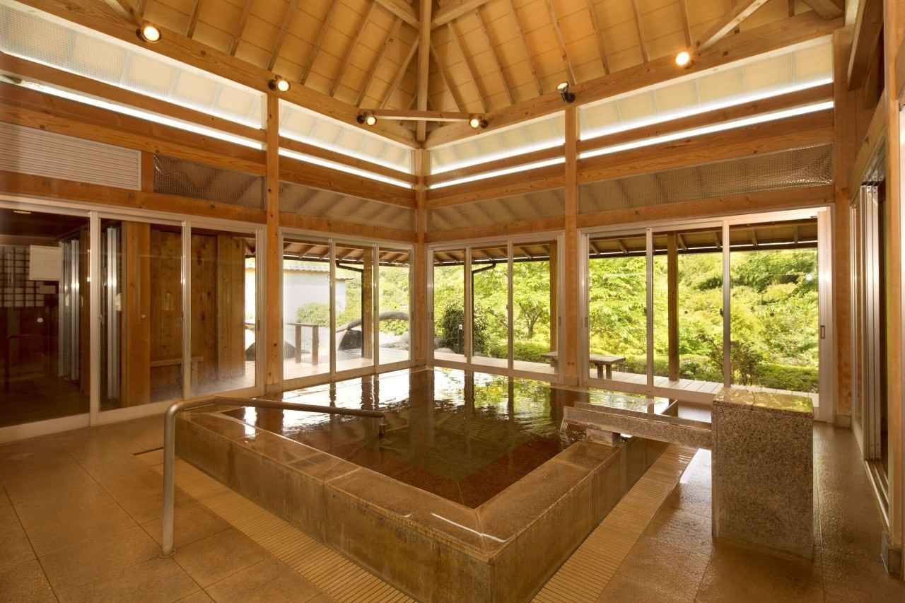 画像1: 滝見苑けんこう村 ごりやくの湯｜渓谷一望の大露天でリフレッシュ