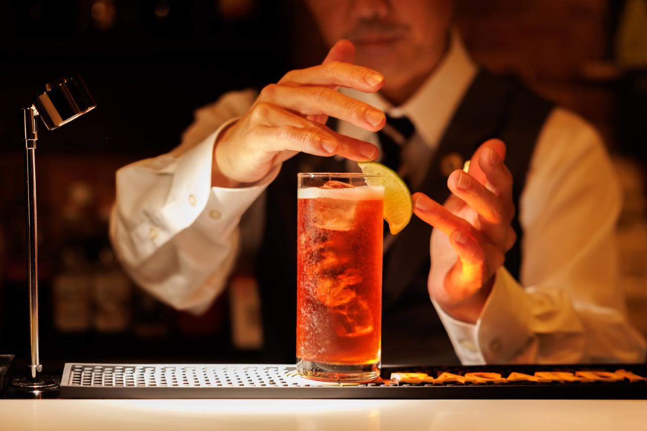 画像10: 居心地の良い隠れ家バー「ビリケン」で旅の締めくくり