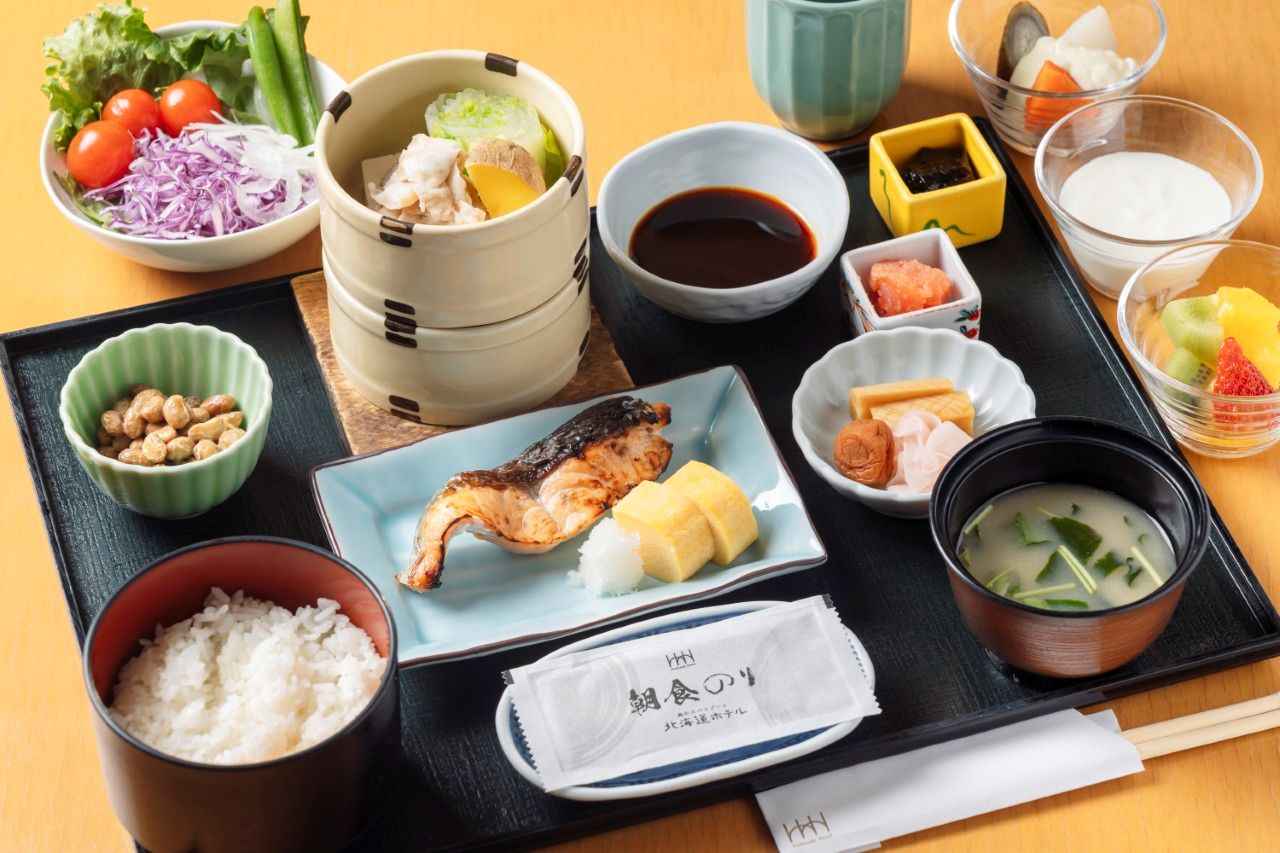 画像: 北海道産米「ふっくりんこ」と豚丼も楽しめるセイロが魅力の和食セット