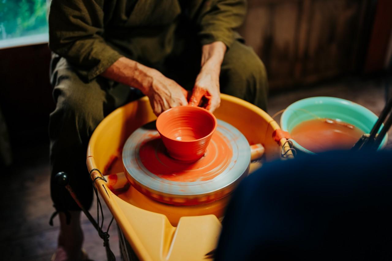 画像7: 佐渡の伝統工芸「無名異焼」が赤色なのは、なぜ?