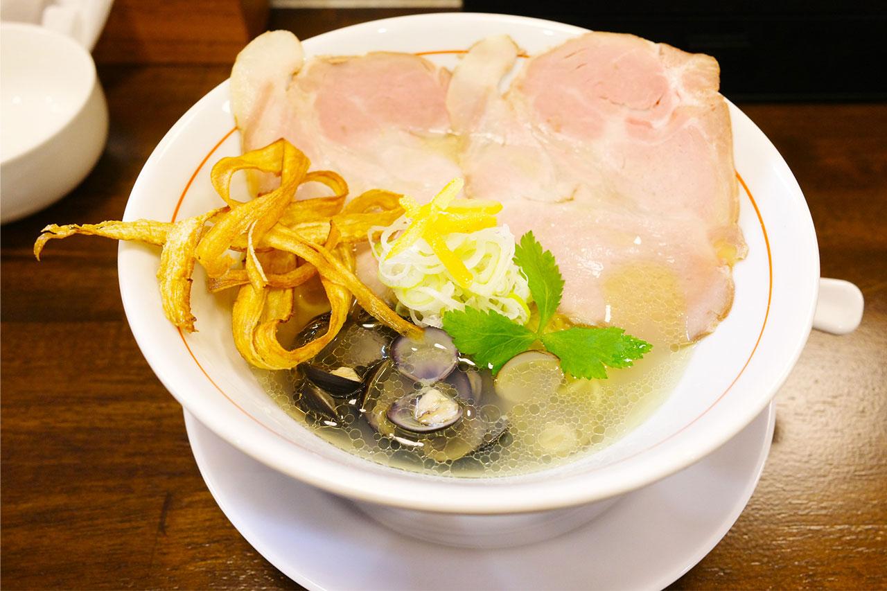 画像4: 体の奥まで染みる宍道湖産のしじみの旨み「らぁ麺 げんてつ」の貝塩らぁ麺