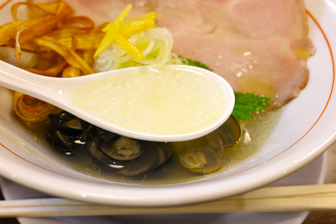 画像5: 体の奥まで染みる宍道湖産のしじみの旨み「らぁ麺 げんてつ」の貝塩らぁ麺