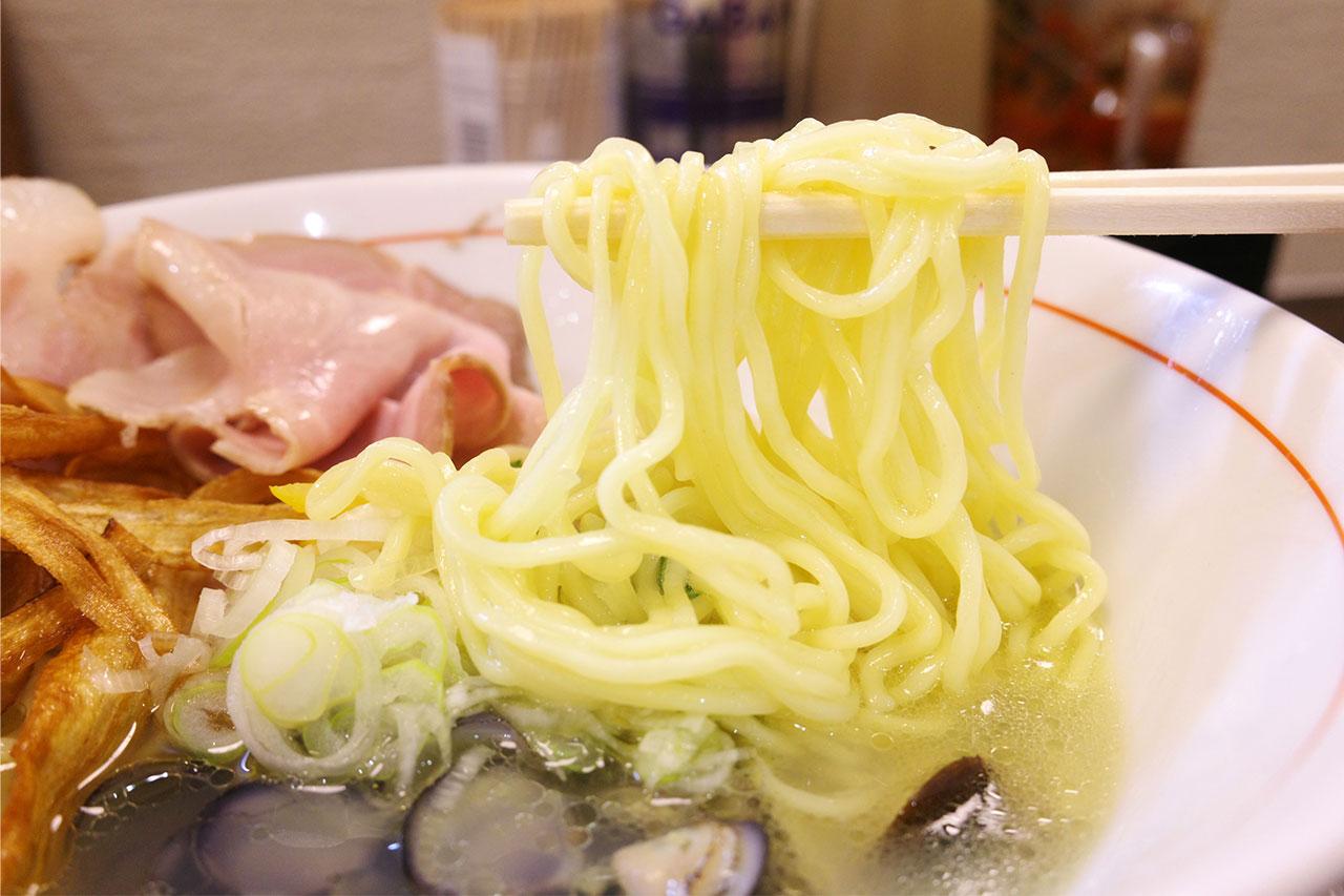 画像6: 体の奥まで染みる宍道湖産のしじみの旨み「らぁ麺 げんてつ」の貝塩らぁ麺