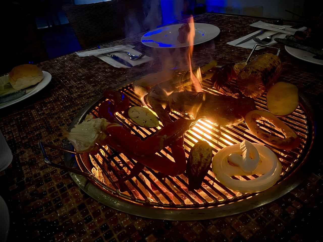 画像: 「Starlight Beachside Restaurant」で絶景シーフードバーベキューディナー