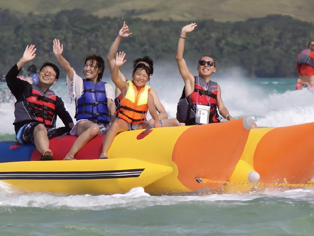 画像: ビキニアイランド＋バナナボート＋シュノーケリング：大人14歳以上55USD（約8,250円）、子ども7〜13歳45USD（約6,750円）、3〜6歳35USD（約5,250円） 提供：Bikini Island Club