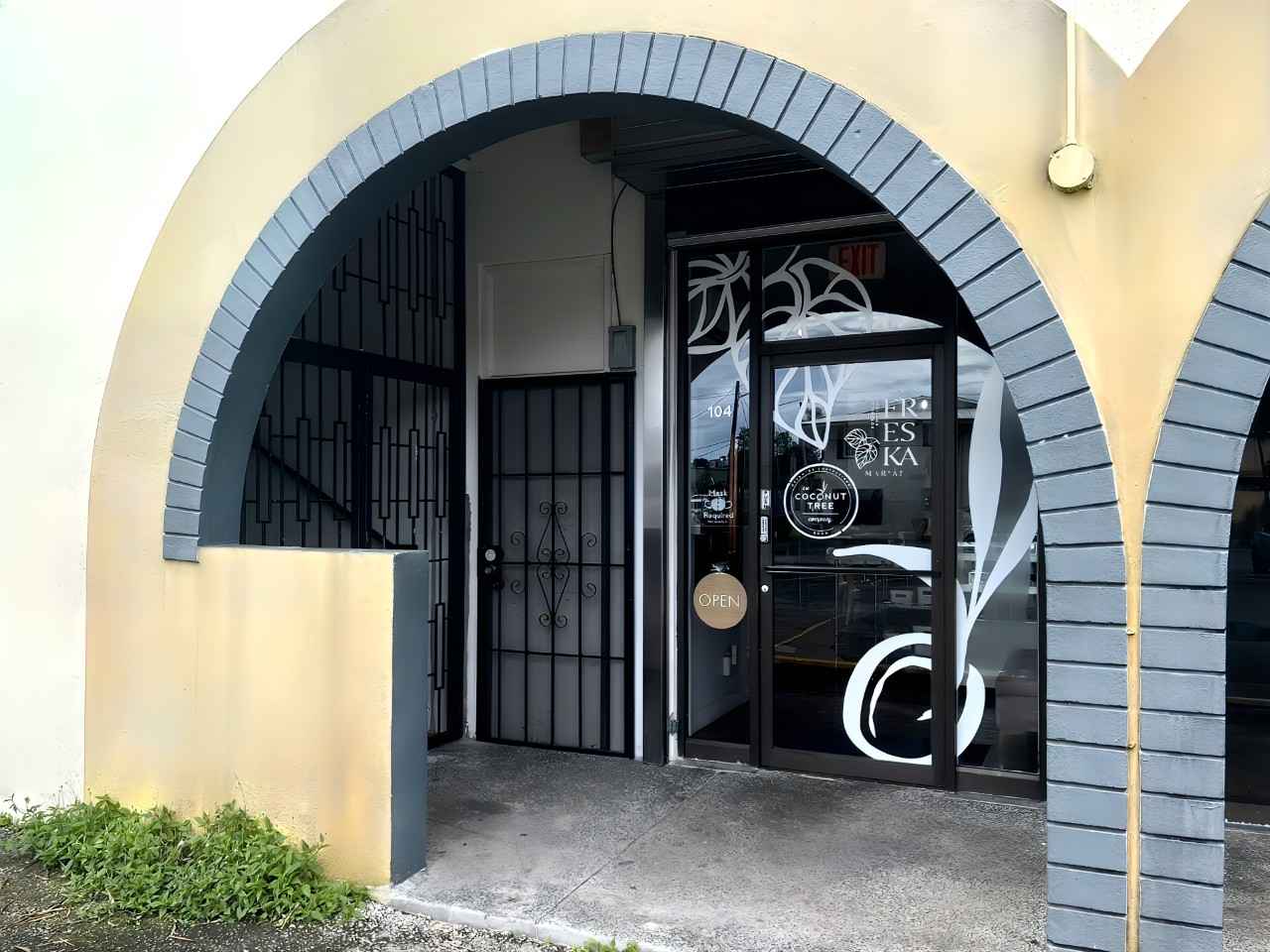 画像1: 「The Coconut Tree Company」でグアムの伝統スイーツをお土産に