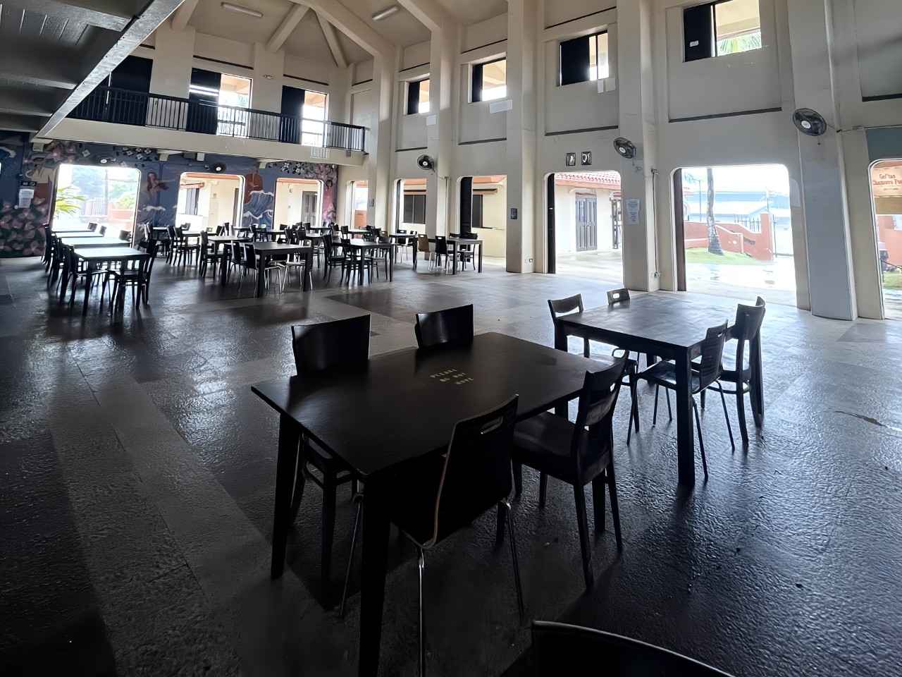 画像1: 親しみやすい味わいが魅力の「Grill SGT」でチャモロランチを味わう