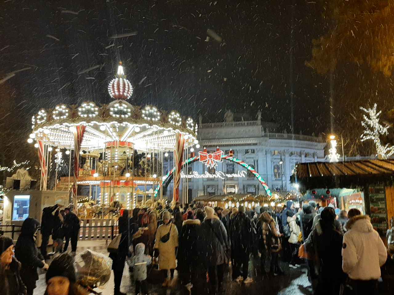 画像: 世界遺産の美しい街がさらに輝く。オーストリア・ウィーンでクリスマスマーケット巡り