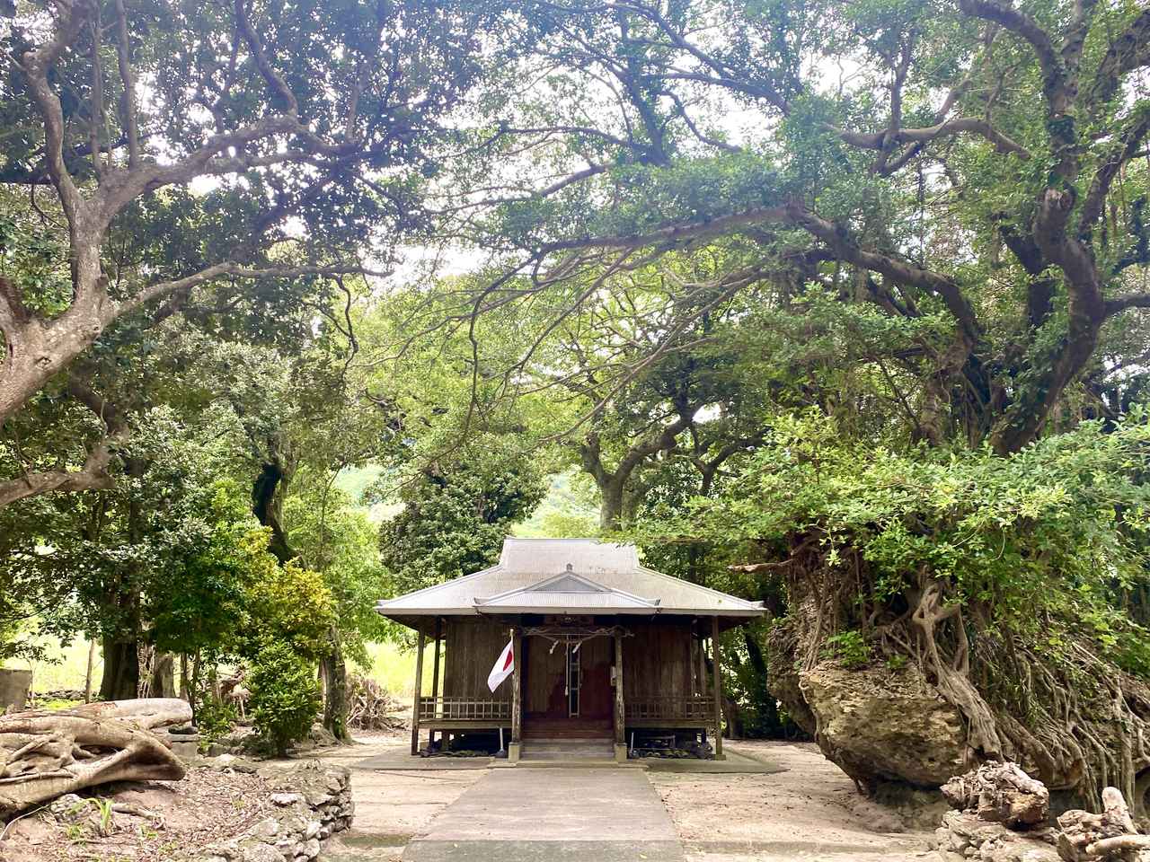 画像: 阿伝集落 末吉神社