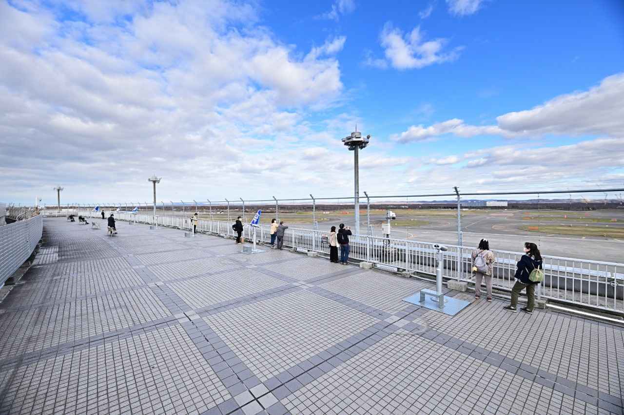 画像2: 「展望デッキ」で飛行機を間近に眺める