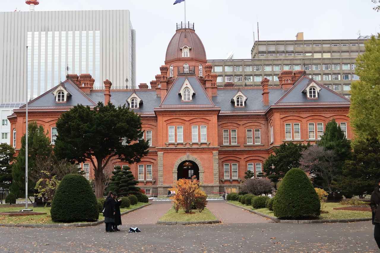 画像1: 【フォトスポット&お土産】リニューアルした新観光スポットへ|赤れんが庁舎