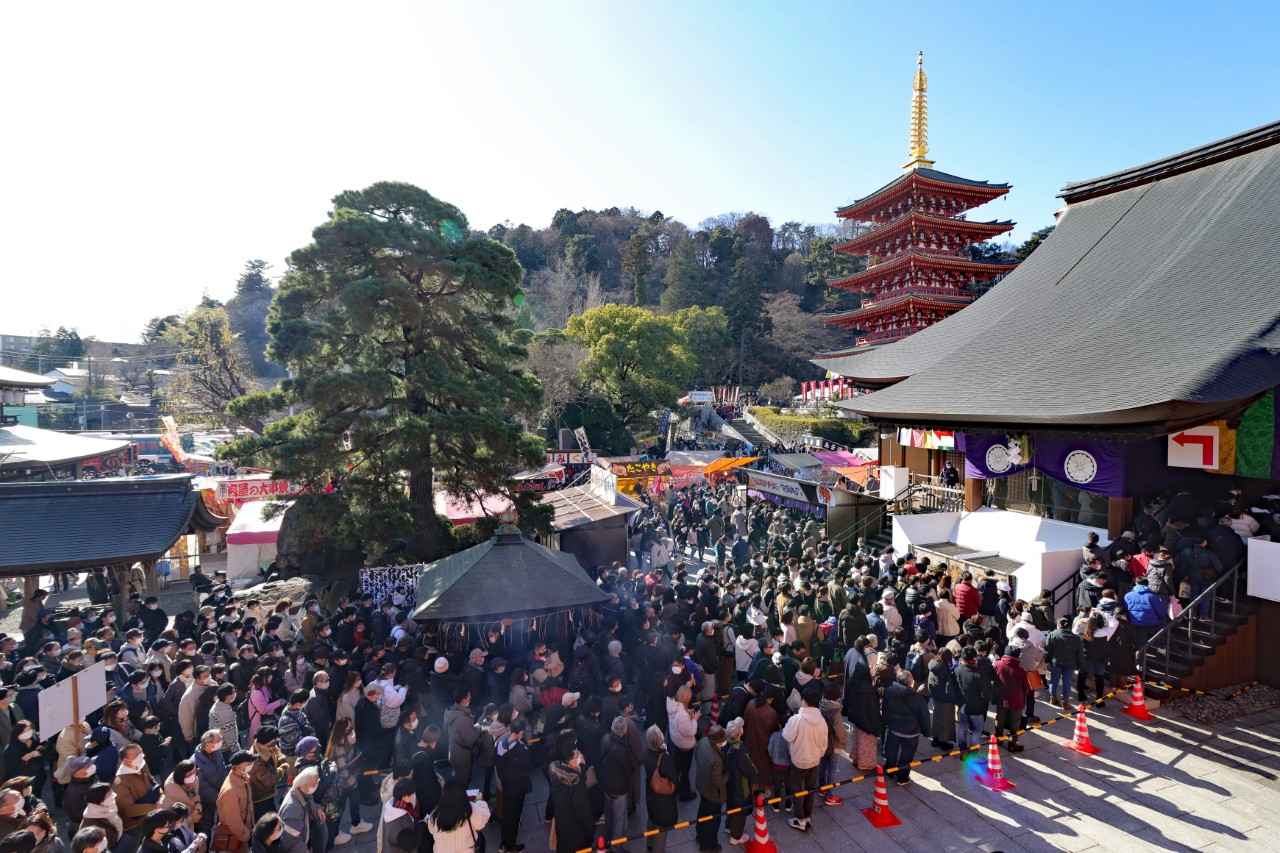 画像: 迫力満点！炎の護摩修行で煩悩を焼き尽くす