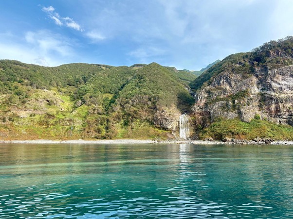 画像: ＃知床の絶景を海から満喫！クルーズ船で巡る大自然の魅力