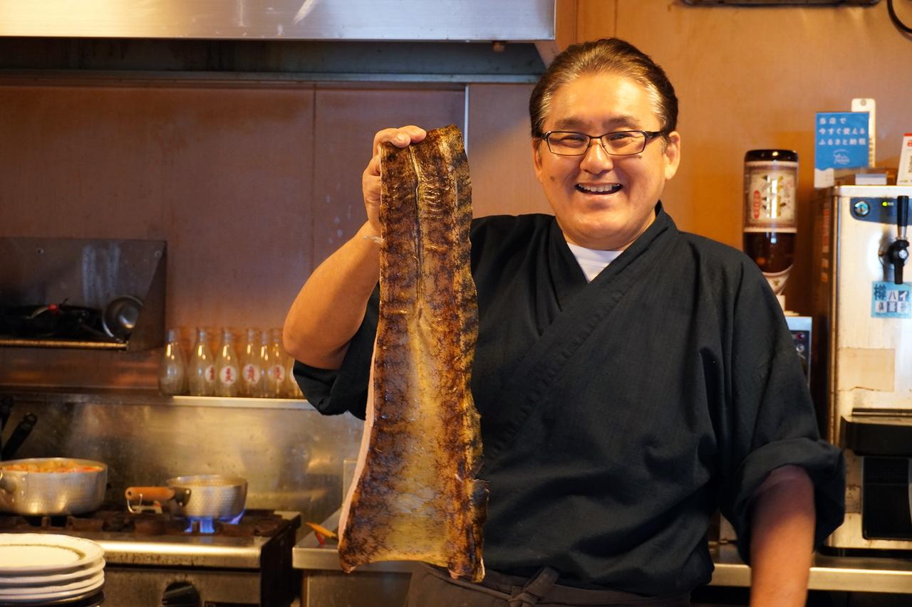画像13: 食の旅人・植野、南紀白浜の旅へ。夕陽が美しい海辺の名酒場で名物の「うつぼ」を堪能する。