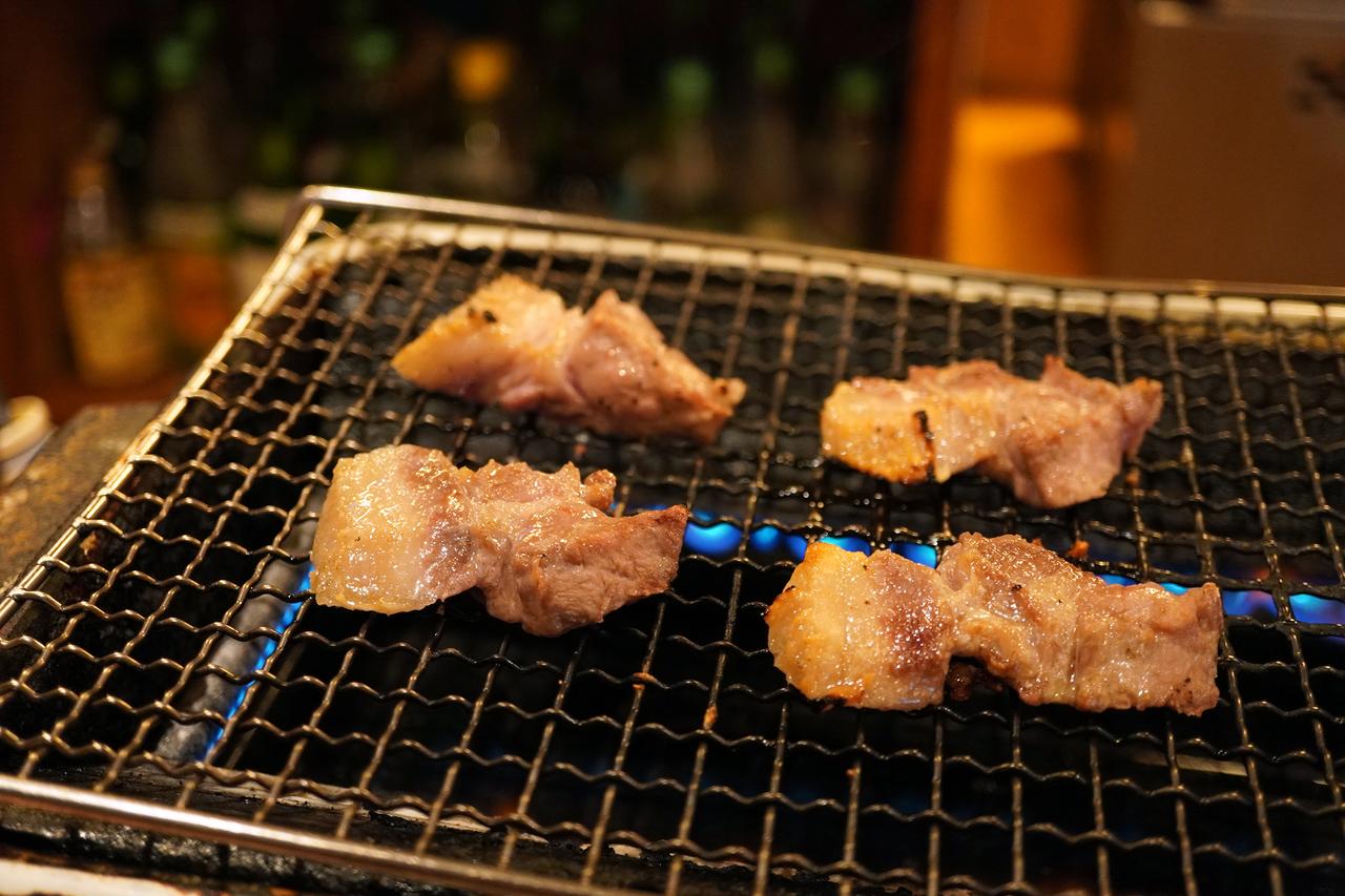 画像23: 食の旅人・植野、南紀白浜の旅へ。夕陽が美しい海辺の名酒場で名物の「うつぼ」を堪能する。