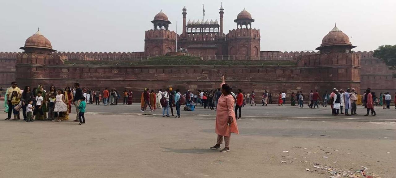 画像1: 13:00 世界遺産「アグラ城塞」の迫力を感じる