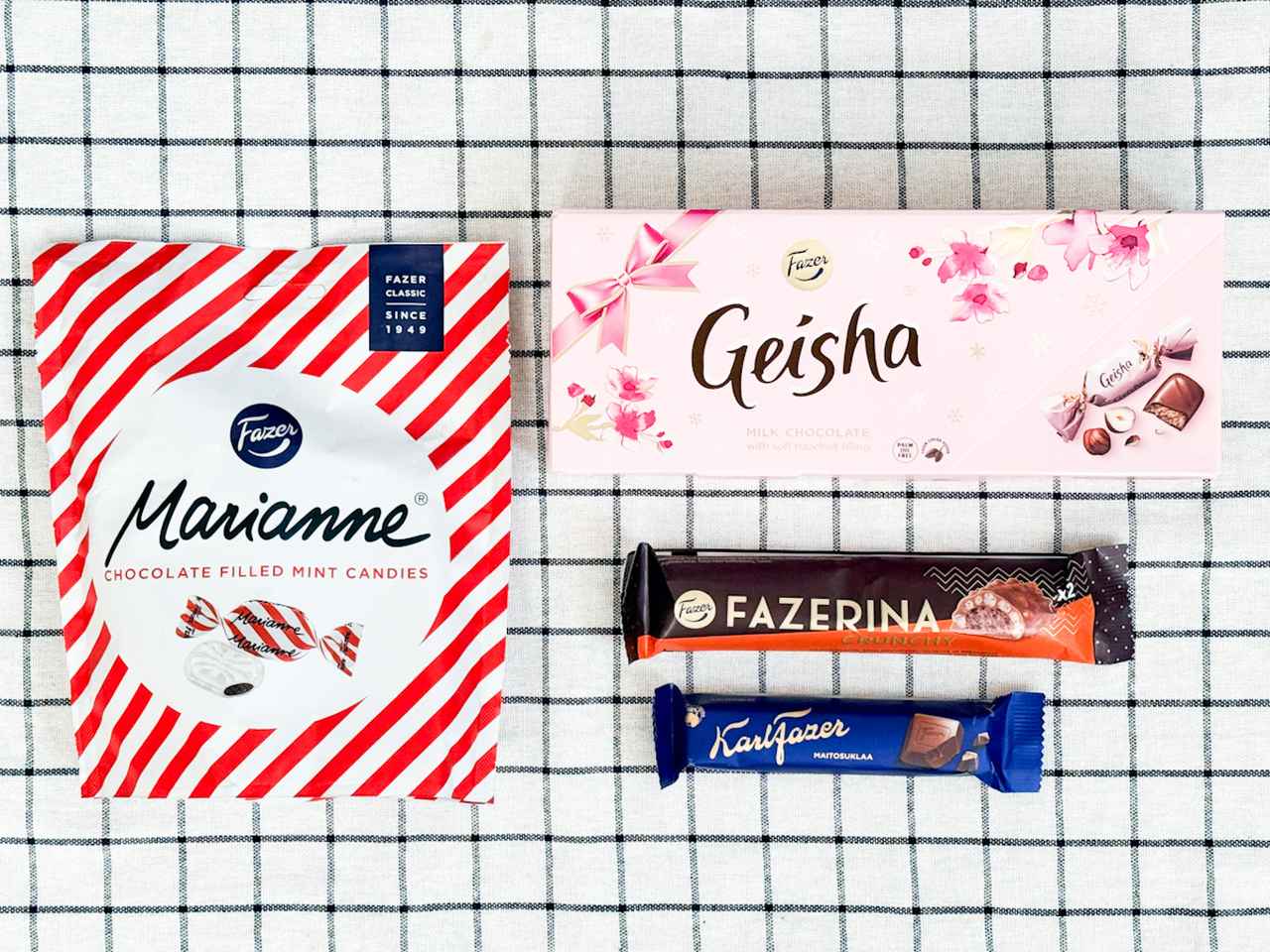 画像: 左：Marianne3.90ユーロ（日本円で約700円）、右上：Geisha5.49ユーロ（日本円で約990円）、右中央：Fazerina1.79ユーロ（日本円で約320円）、右下：KarlFazer1.25ユーロ（日本円で約230円）※参考価格