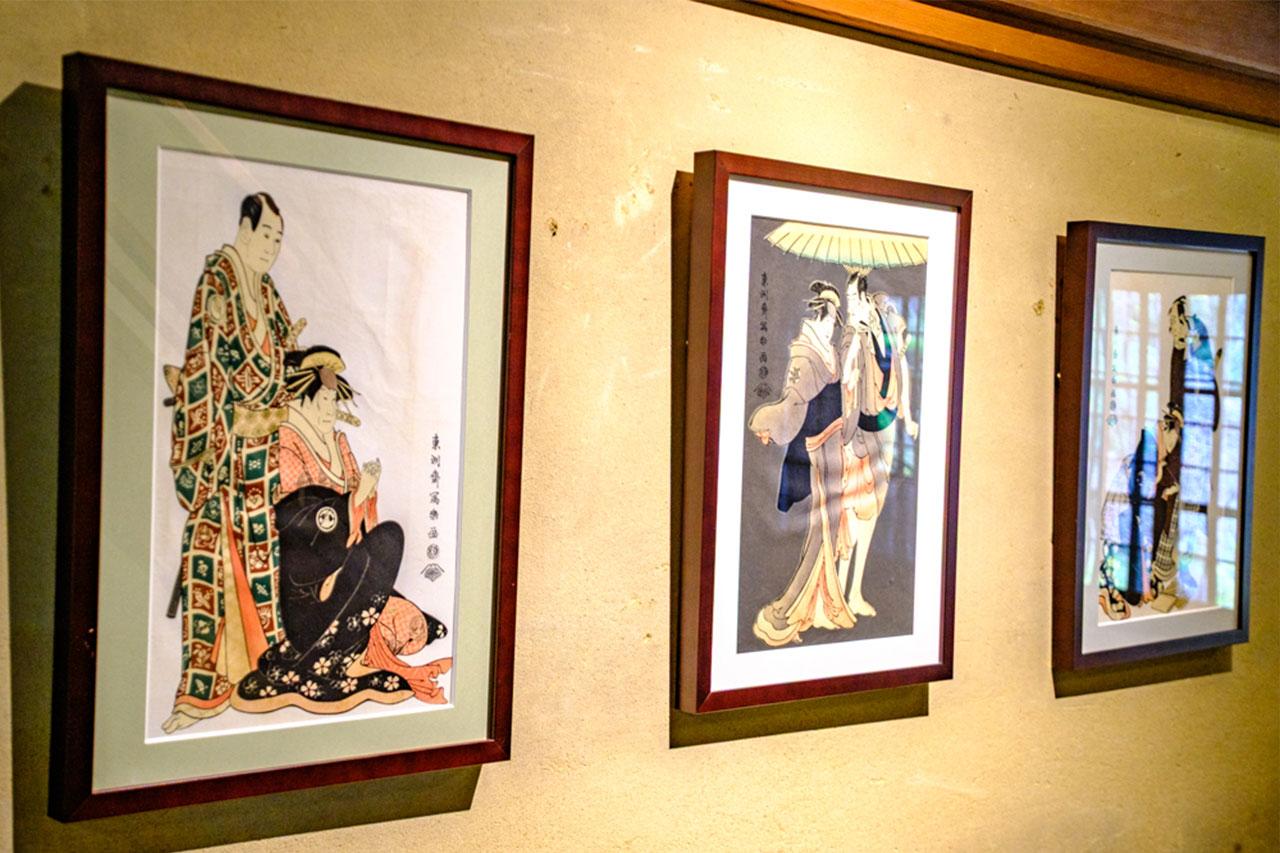 画像: さりげなく飾られた浮世絵も見逃せない