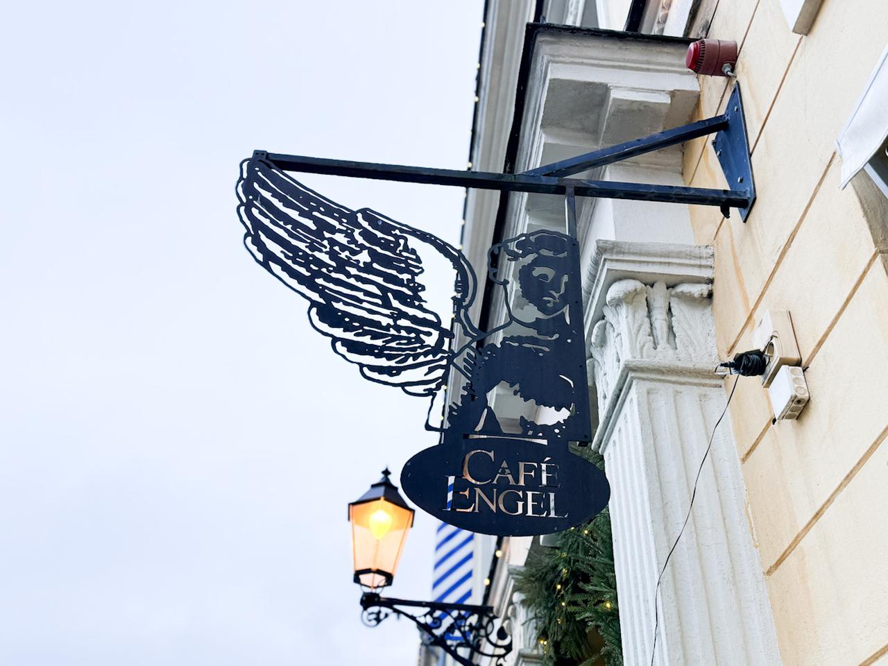 画像2: 「Café Engel」で名物のサーモンスープを味わう