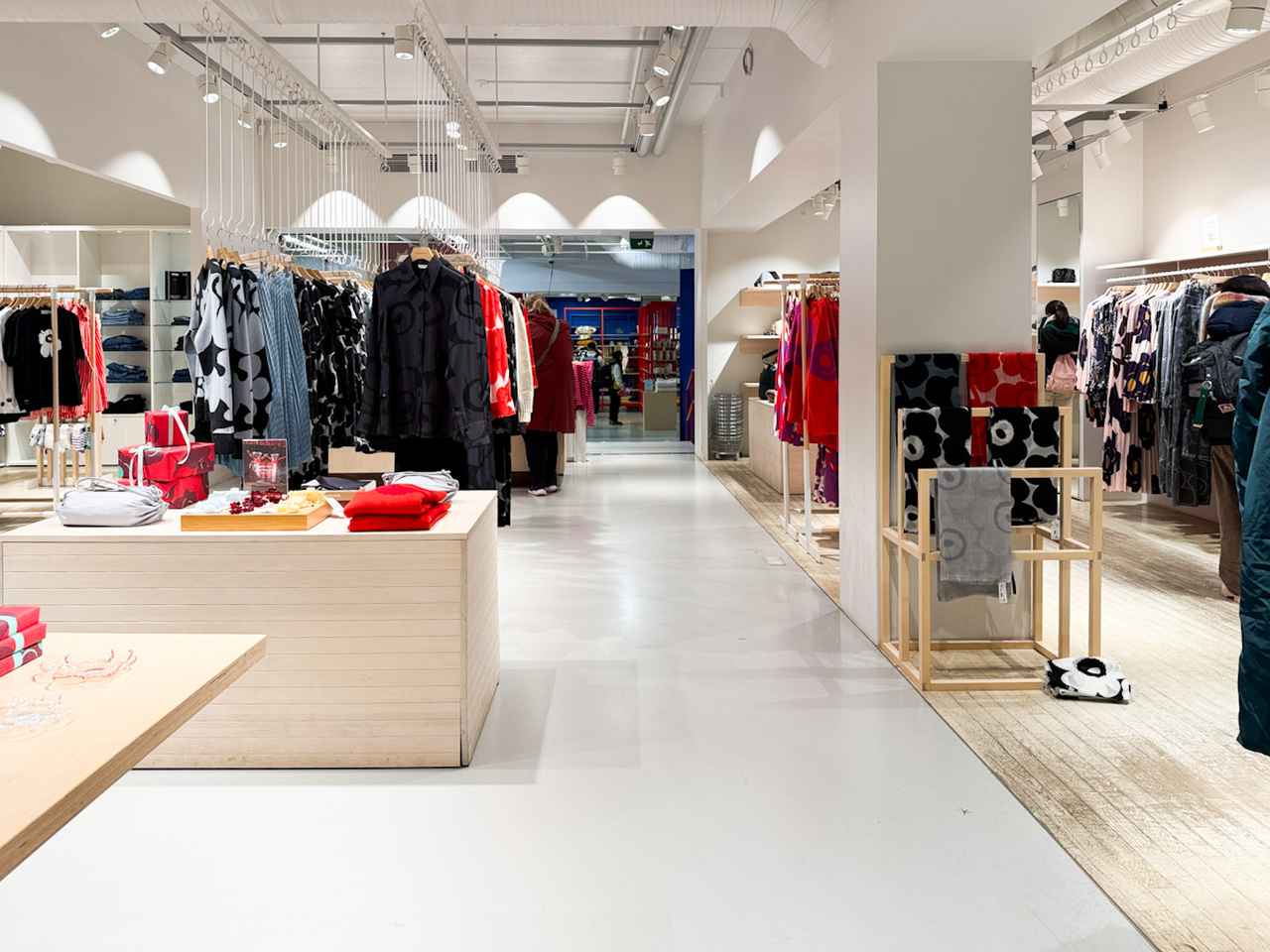 画像: 「marimekko Outlet Herttoniemi」でショッピング