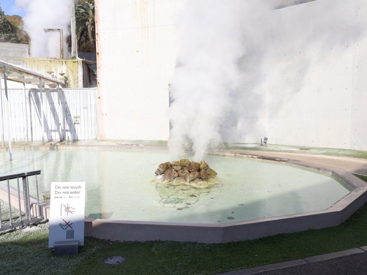 画像2: 【地獄温泉ドッグ】湯けむりを眺めながら味わうホットドッグ「50CAF′E」