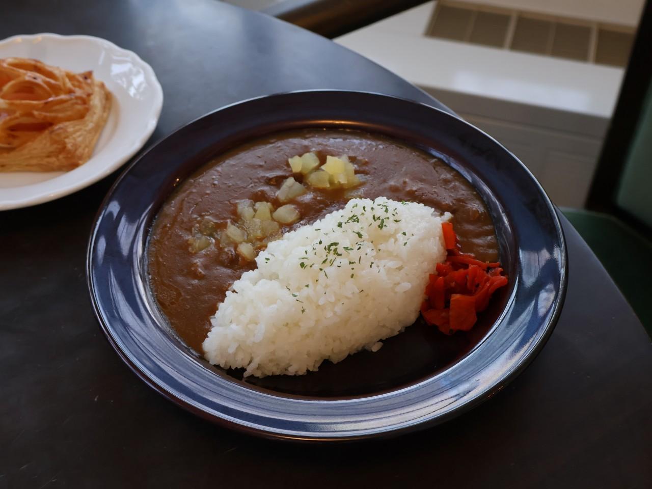 画像: 「りんご入りビーフカレー」990円