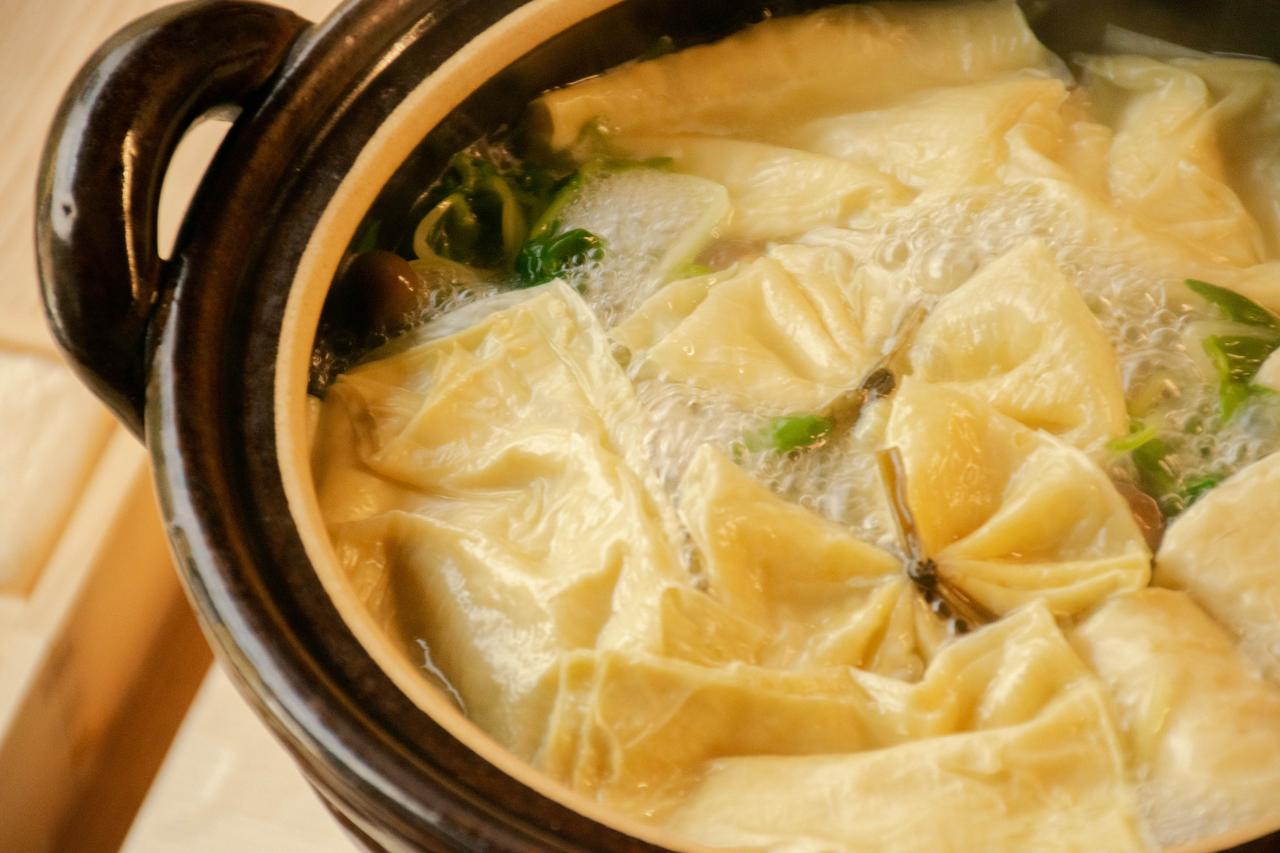 画像1: 【湯葉鍋】京湯葉一筋の老舗による昼の大名物「千丸屋 本店」