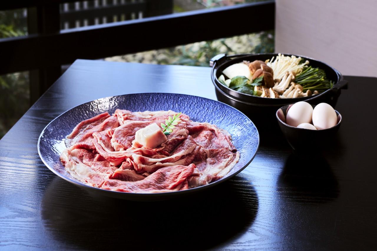 画像1: 【じゅんじゅん】地産地消の日本料理店で贅沢な近江牛すき焼きを。「魚繁大王殿」